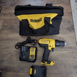 Dewalt DCD771 20V MAX Cordless Lithium-Ion  Compact Drill Driver, Battery, Charger, & Bag