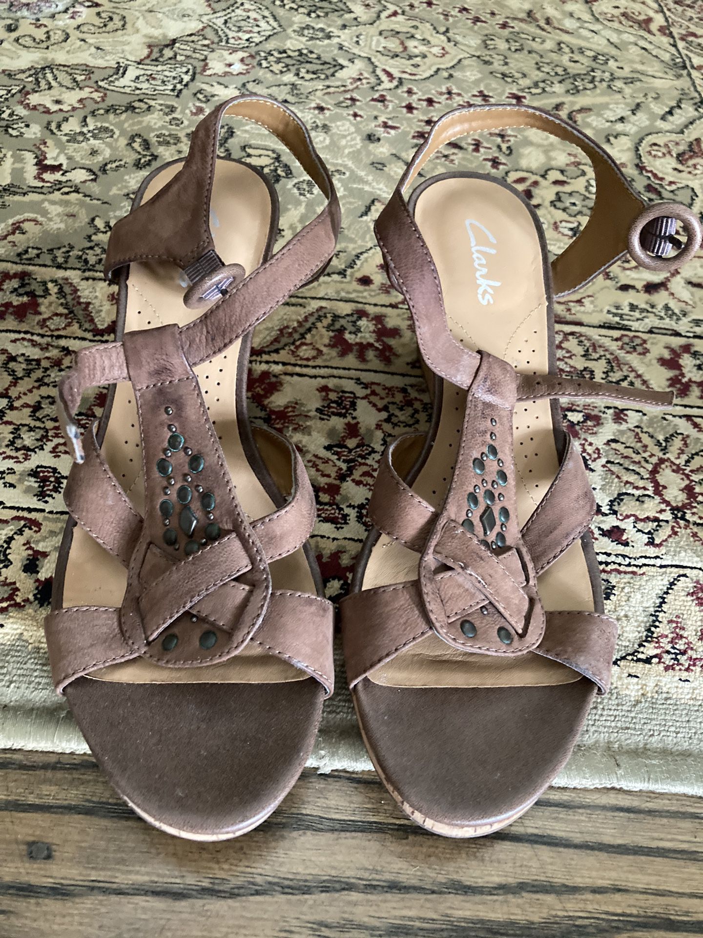 awesome Clarks leather sandals women’s size 7 with cork heel