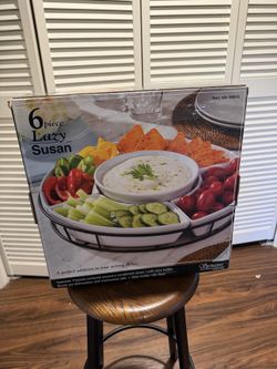 Lazy Susan Rotating Serving Tray — New