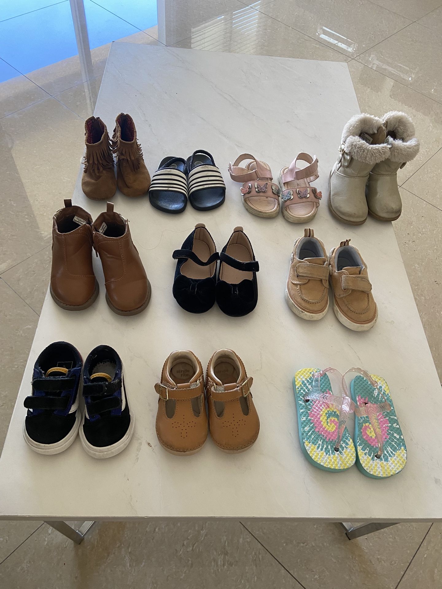 Lot Of (10) Girls Toddlers Shoes And Sandals