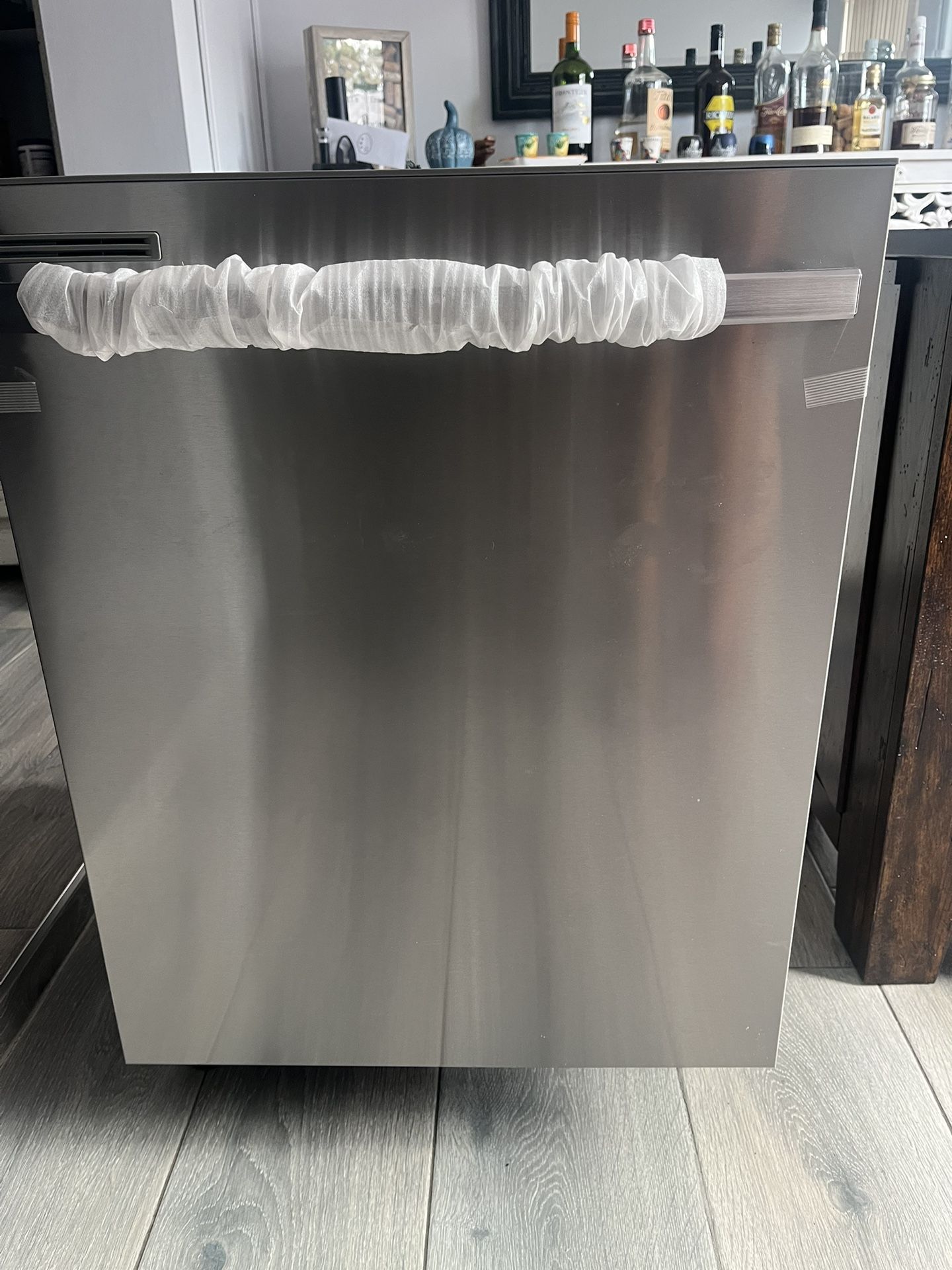 Brand New Samsung Dishwasher  24 In. 