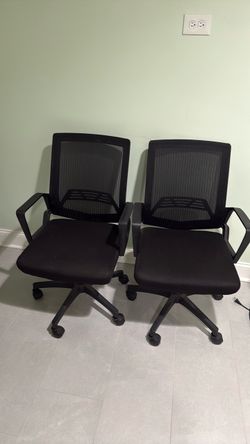 Black Mesh Office Chairs – Set of 2
