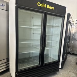 🚨2 Door commercial true merchandiser🚨