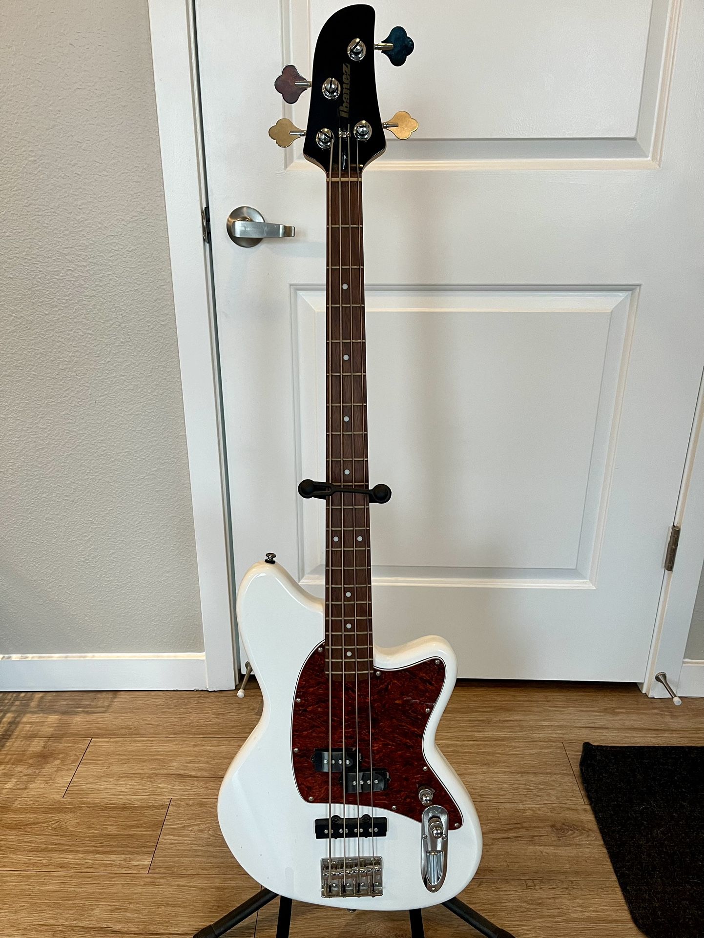 Ibanez TMB100 Electric Bass (White)