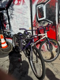 Throne purple shadow