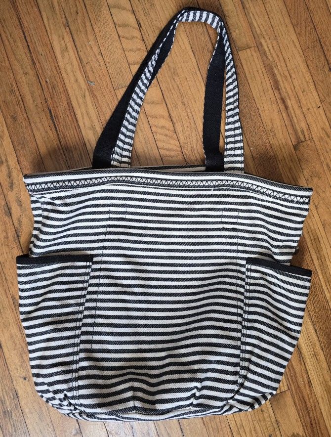 Thirty-One Tote $20. Pick-up In Aurora.
