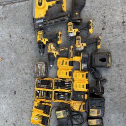 DEWALT 20V MAX Power Tool Set – Multiple Tools, Batteries & Chargers