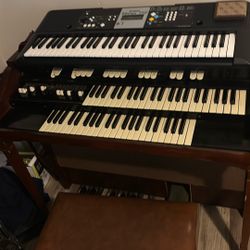Hammond organ and Yamaha keyboard 