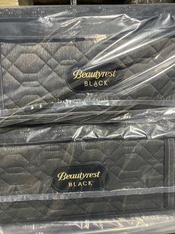 Mattress Beautyrest black king size brand new