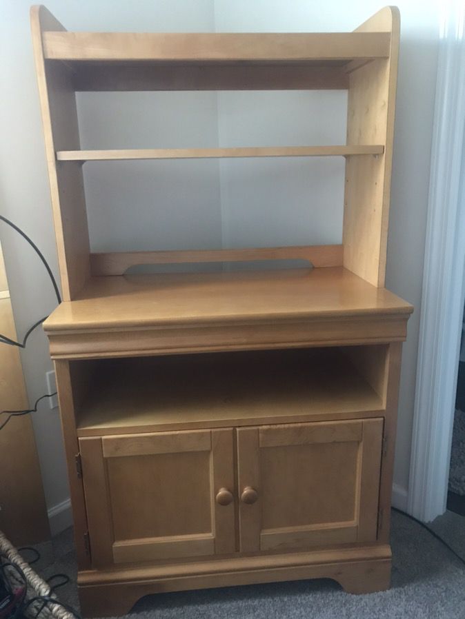 TV stand with removable hutch