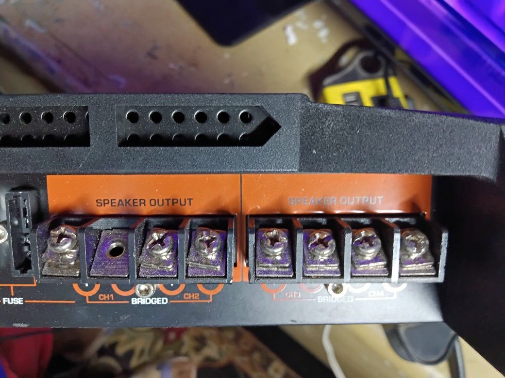Quantum Audio QRA4300 4channel Amplifier 1200watts