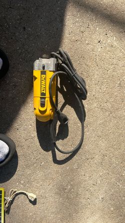 DEWALT ROUTER