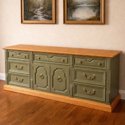 Solid wood Thomasville dresser - Refinished