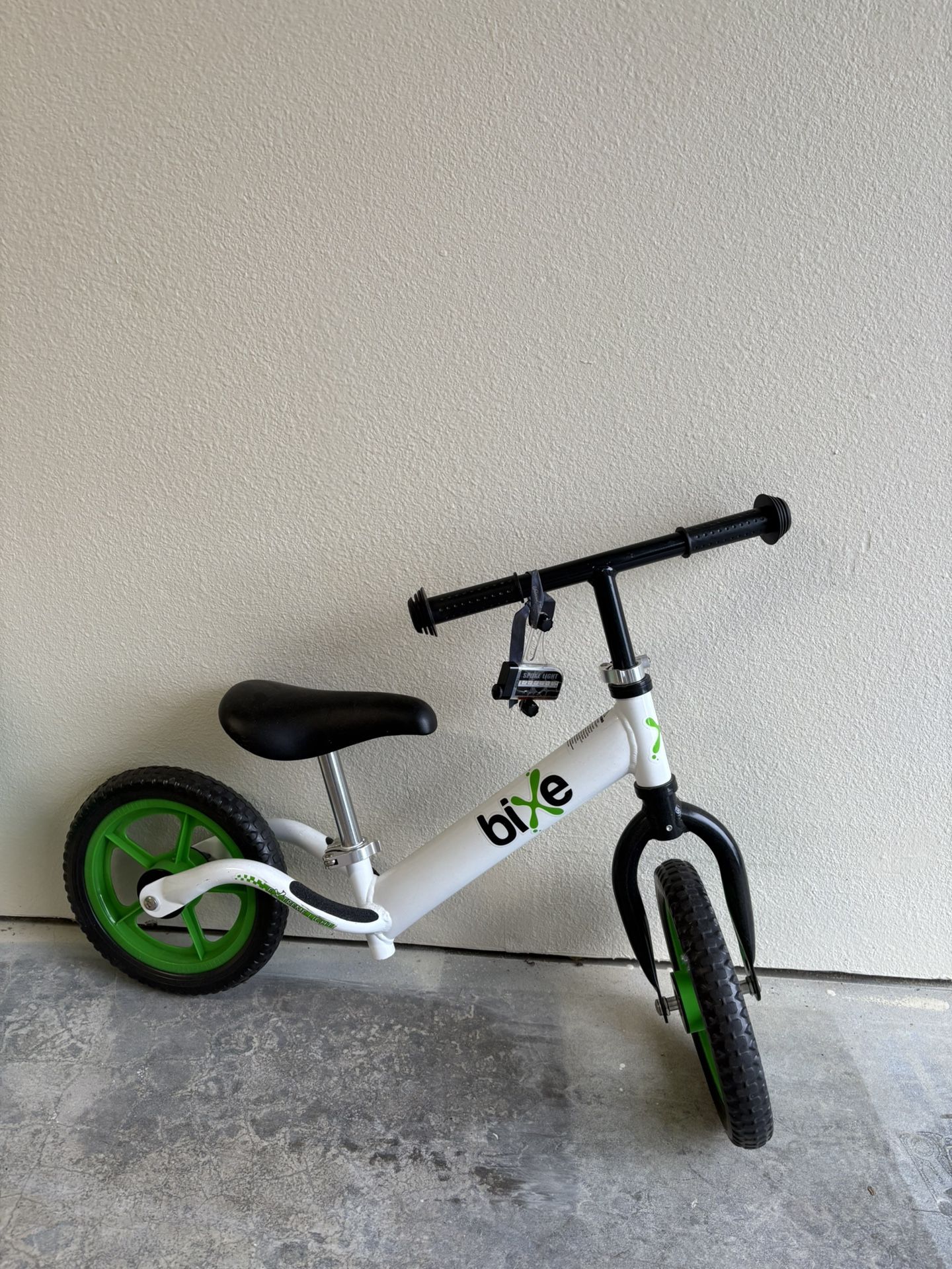 Bixie Lightweight Balance Bike 12”