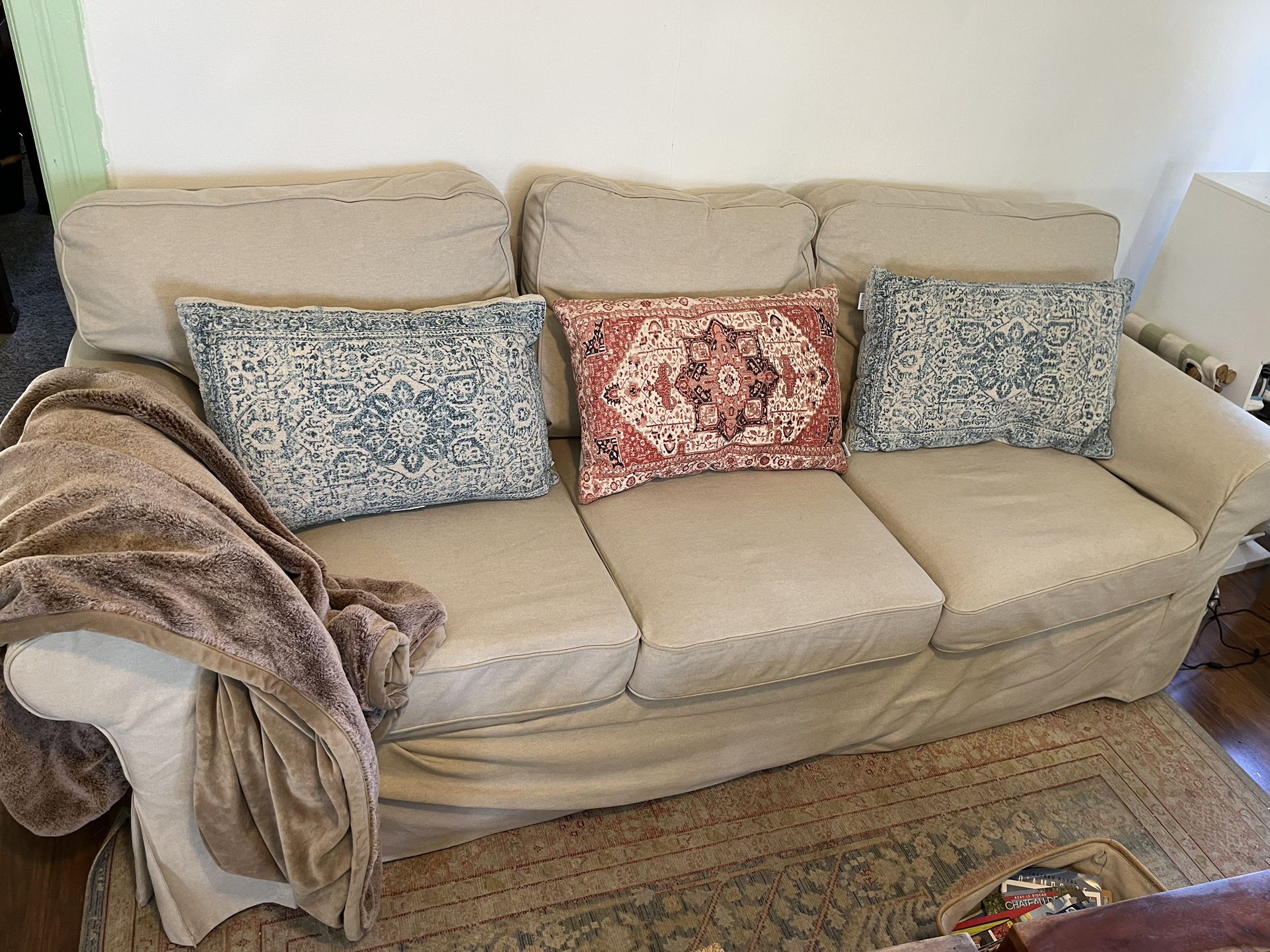 Decoratief Nieuw maanjaar versneller Ikea Ektorp Couch In Excellent Condition With 2 Slipcover Sets for Sale in  Laguna Beach, CA - OfferUp