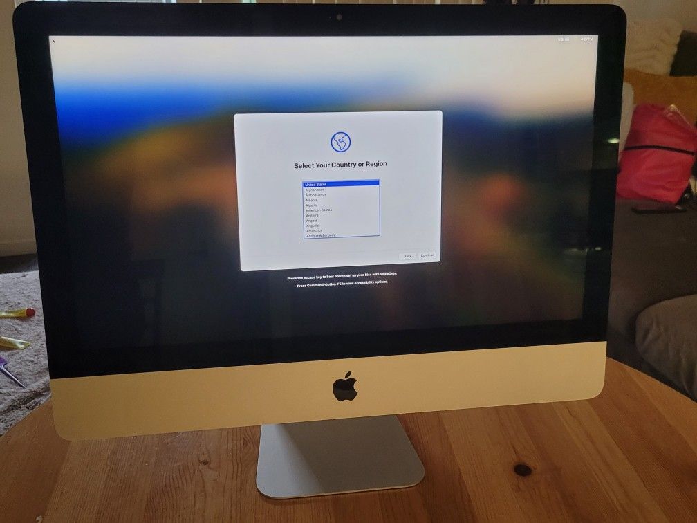 iMac 21.5" (2017) - Excellent Condition!