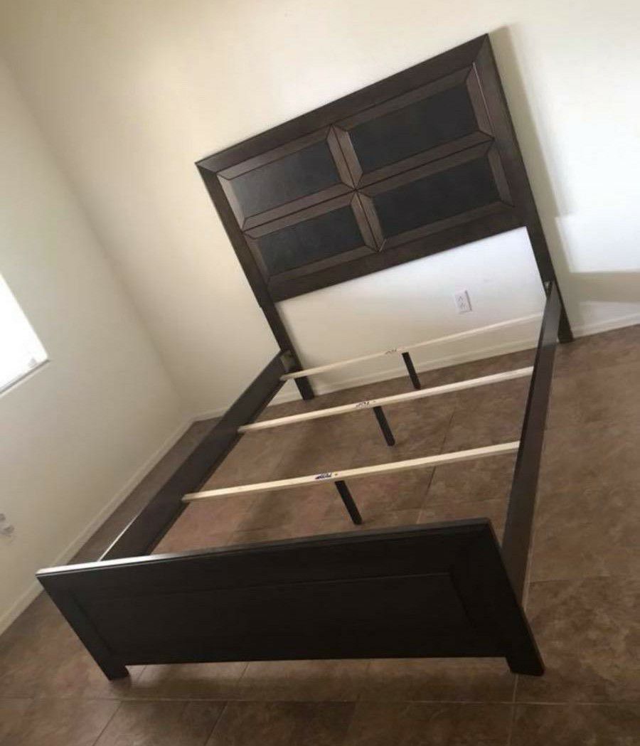 Queen bedroom set 6 pcs include bed frame chest 2 nigthstand dresser and mirror