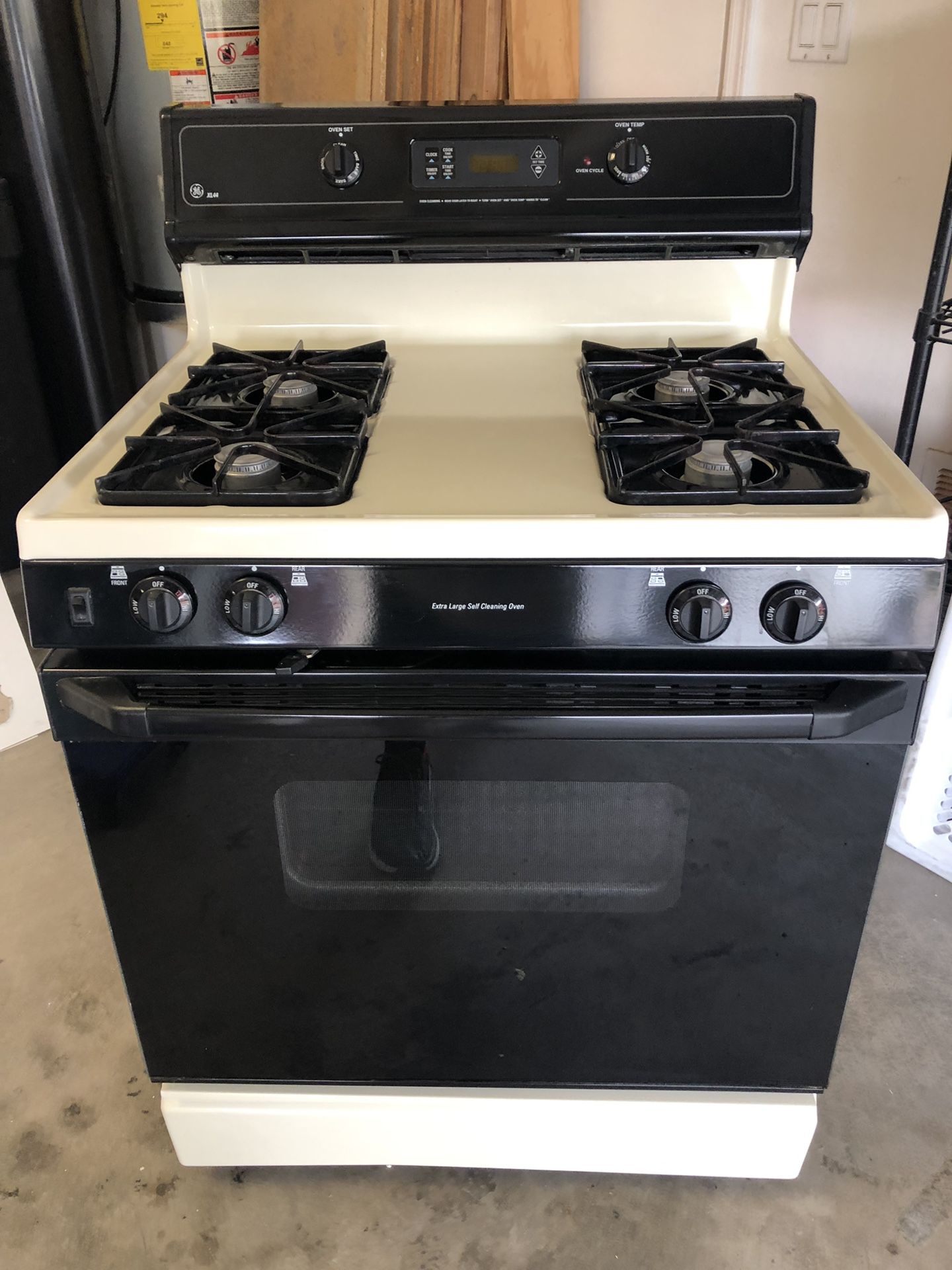 GE XL44 Gas Stove