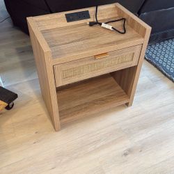 Night Stand W Drawer