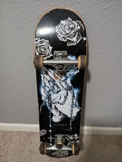 DGK complete skate board