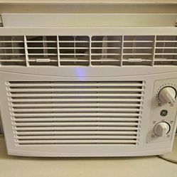 G.E 5000 btu air condition excellent condition