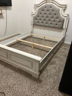 Full size girls bed  great condition $300 obo
