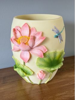 Lenox blushing lotus vase