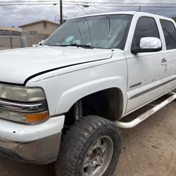 2001 Chevy Silverado  2500 Hd Part Out