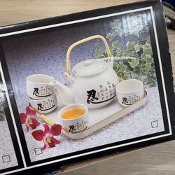 Tea pot set - Brand Nee