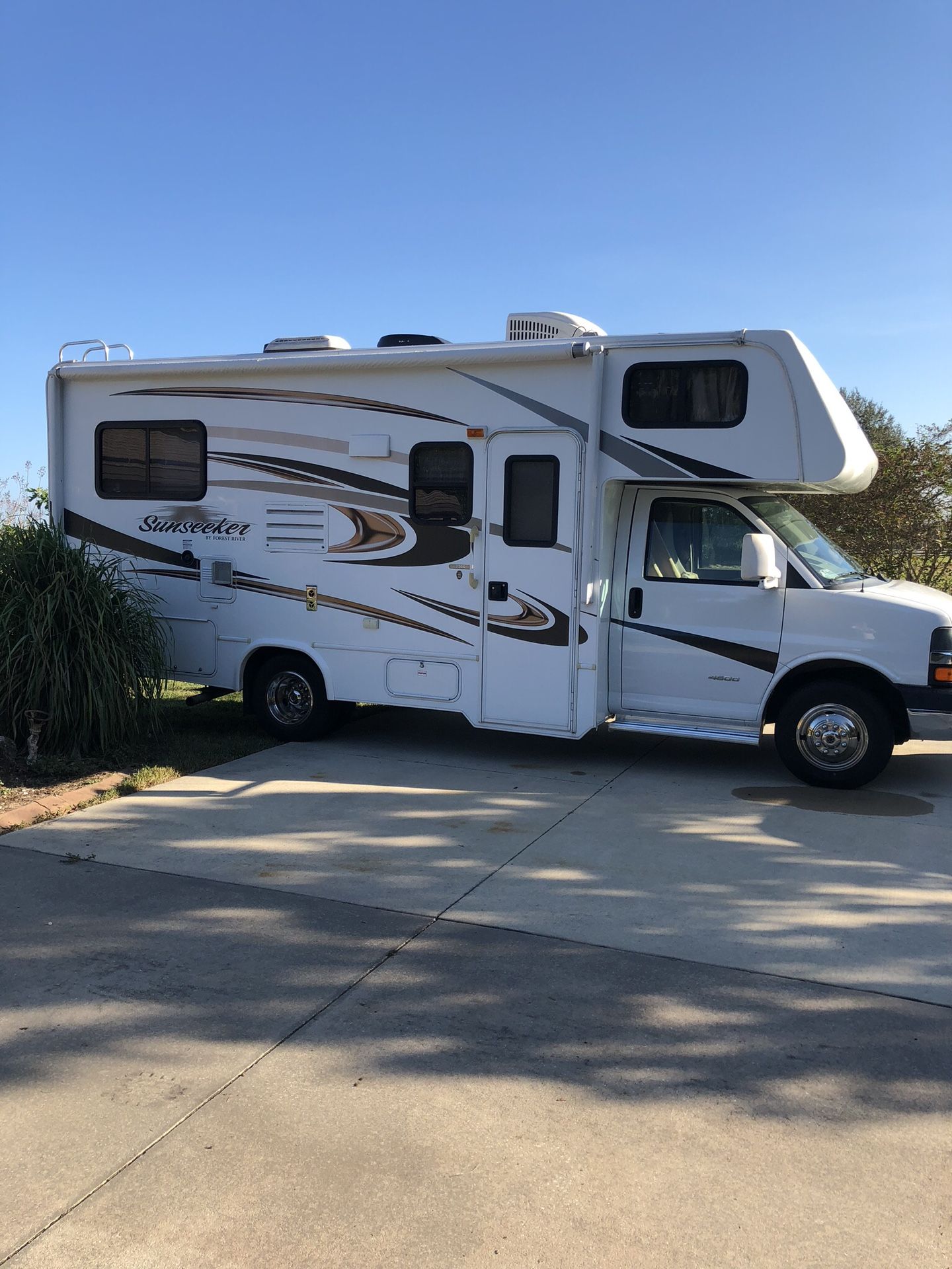 2014 Forest River Sunseeker 23’ Class C RV. Looks great, runs great. Low mileage.