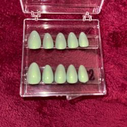 Press-on Nails