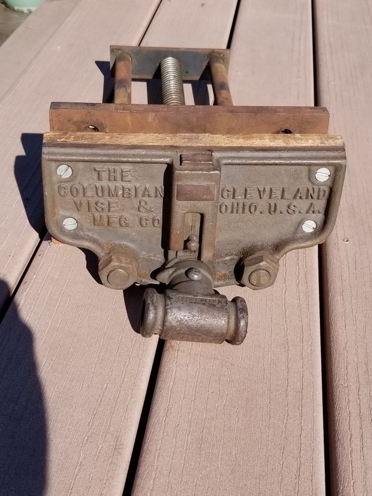 Columbian Vintage 9 RD Woodworking Vise