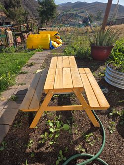 Kids picnic table
