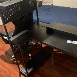 Small Desk +gaming Chair 