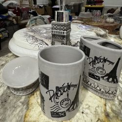 Paris Design Bathroom Accessory Set
