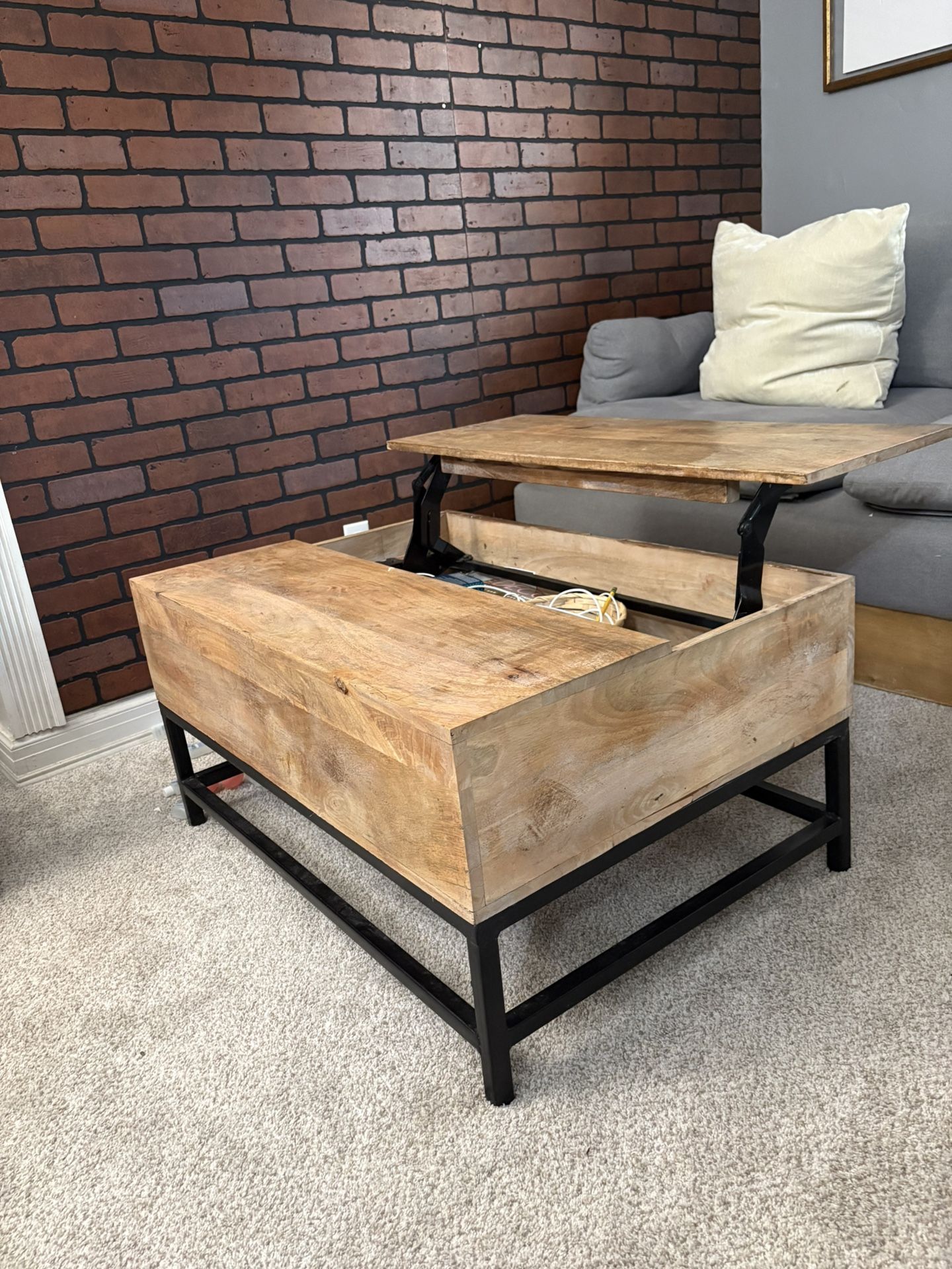 Lift Top Table
