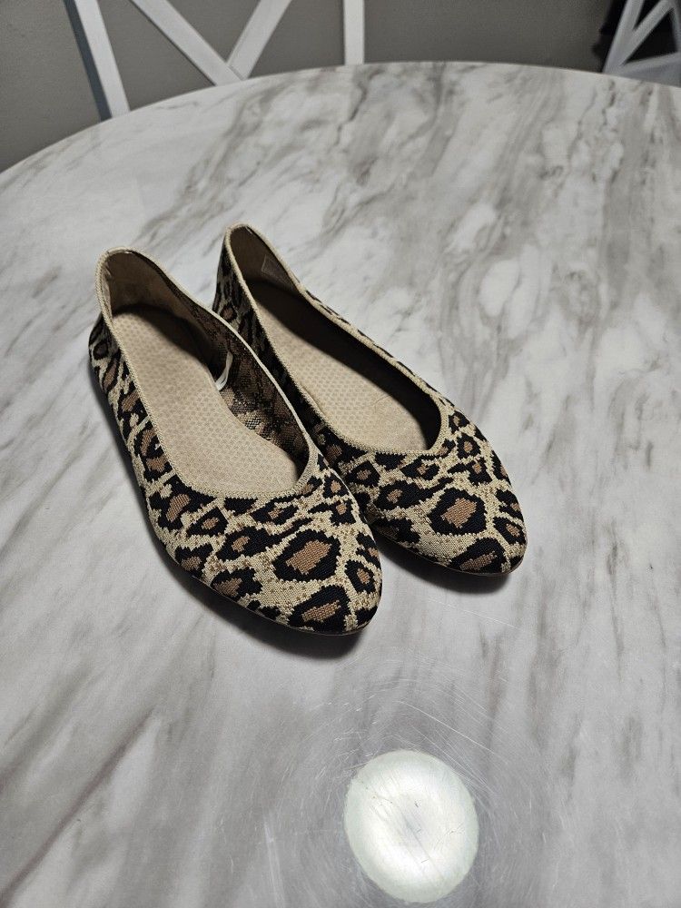 Womans Flats Size 8.5