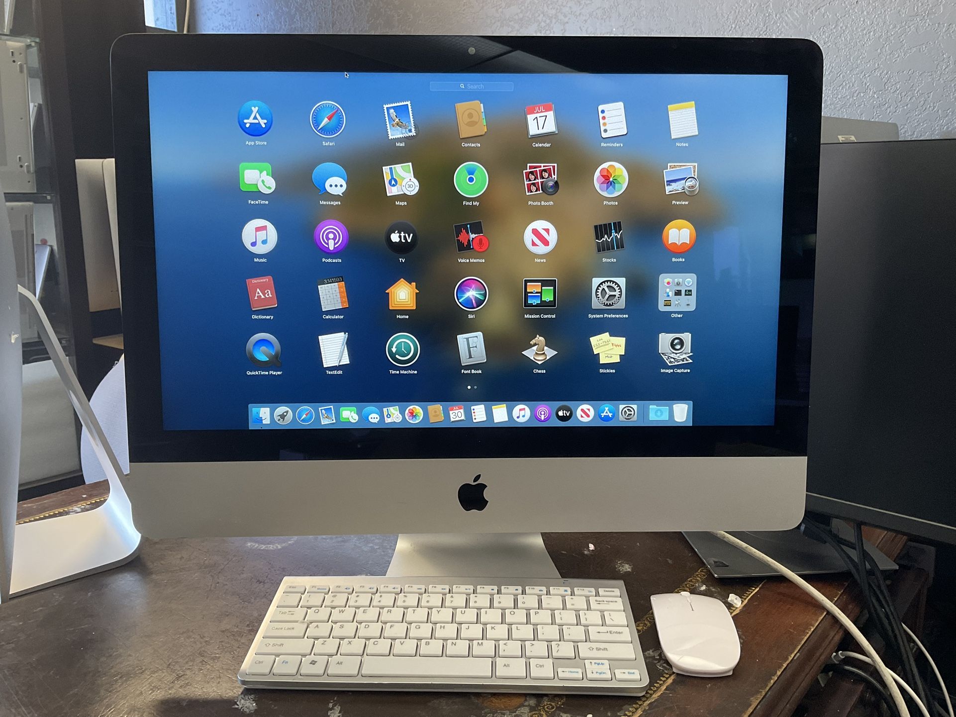 iMac21.5 inches Mac OS Catalina Year 2012