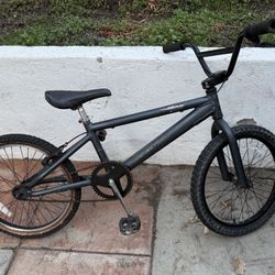 20” Diamond Back Aluminum BMX Bike In Great Working Condition