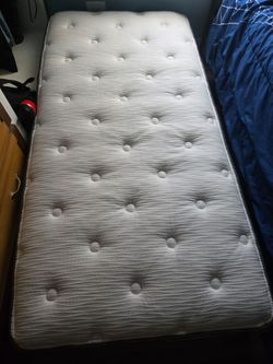 Twin mattress