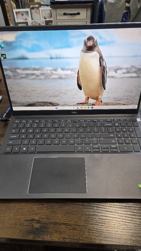 Crazy Deal Dell Vostro 3500 i7-10750H 8GB DDR4 GTX 1650 500GB NVME