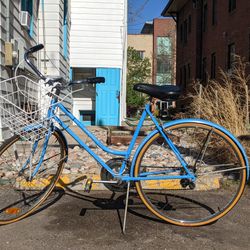 Vintage 1970's Schwinn Suburban 10-Speed Women's Blue Bicycle 