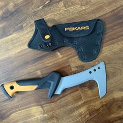 Fiskars Clearing Hatchet – Brush Axe with Sheath