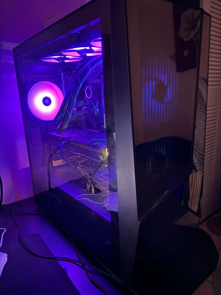 Mid-End Custom Gaming PC