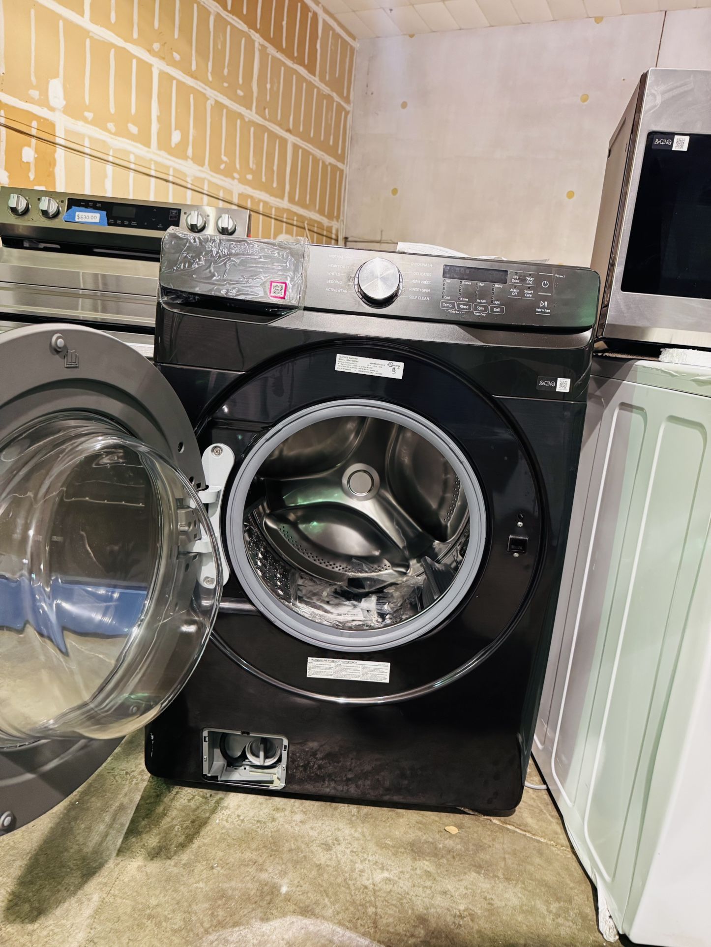 Samsung 4.5 cu ft Front‑Load Washer – White (Scratch & Dent) Model: WF45T600OAV
