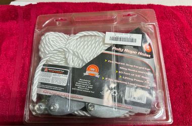 Illinois Industrial Tools 2-Ton Poly Rope Hoist