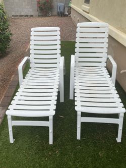 PLASTIC  LOUNGE CHAIRS