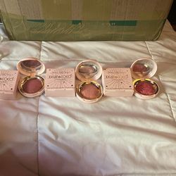 blush Collar And Brightness Blush