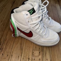 Nike Vandal high Supremes Size 10
