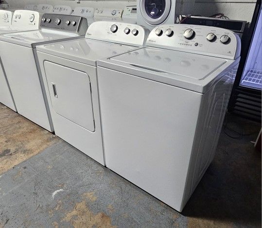 SET WHIRLPOOL WASHER AND DRYER